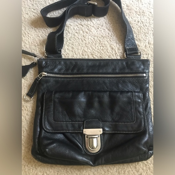 ROOTS crossbody leather buckle front purse black - Picture 1 of 6